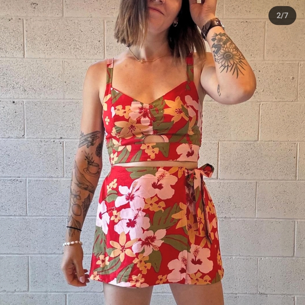 BOG collective floral set skort Medium like new